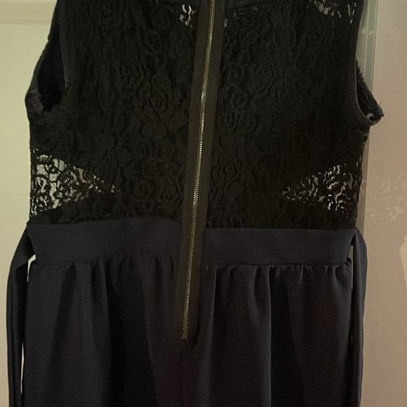 Beautiful navy with black cutout lace dress - Picture 4 of 5
